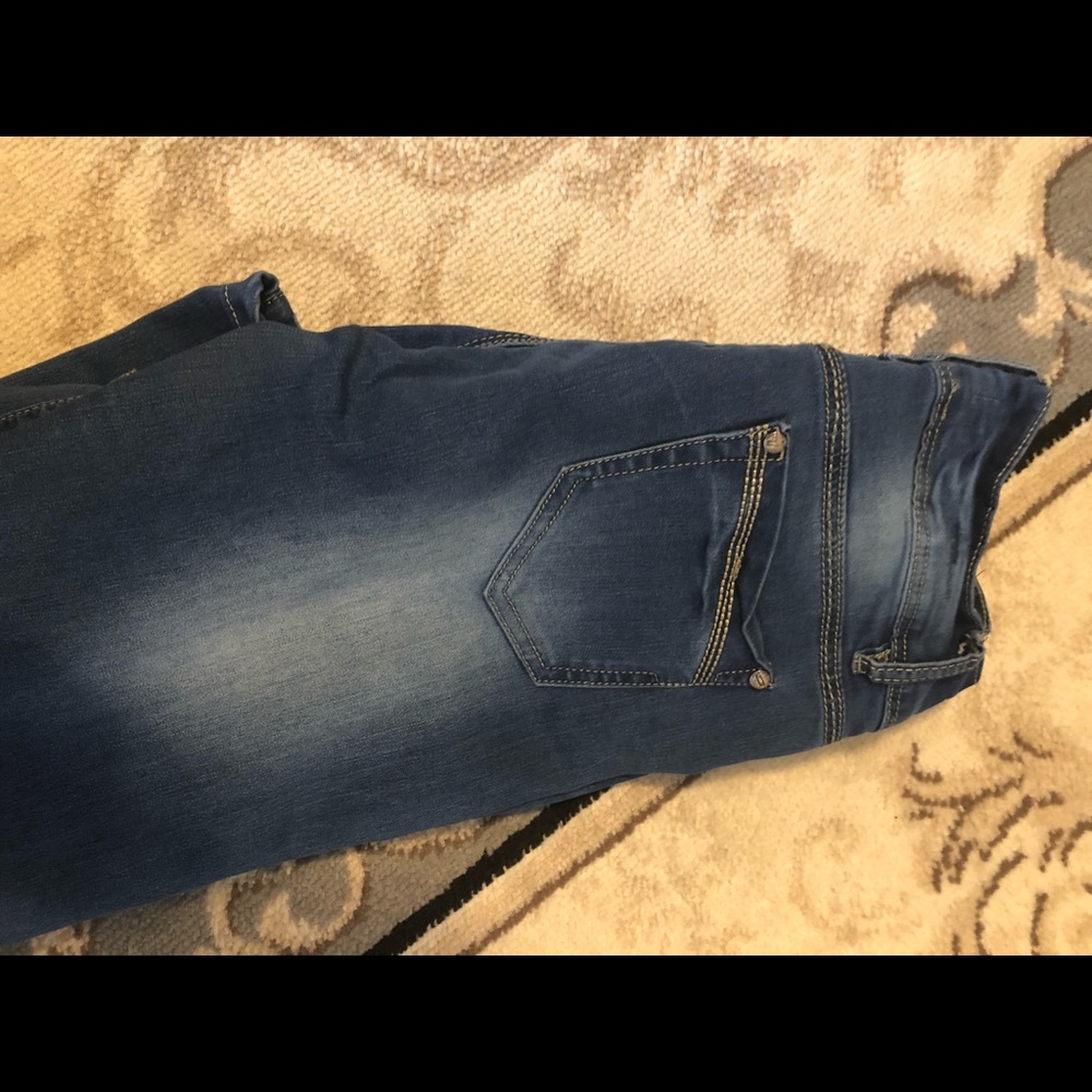Jeans - Picture 2 of 4